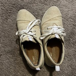 Toms womens size 8 .